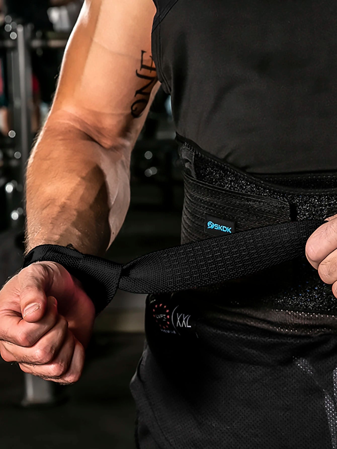 ProLift Wrist Wraps ā Adjustable Support for Weightlifting & Crossfit (1 Pair, Black)
