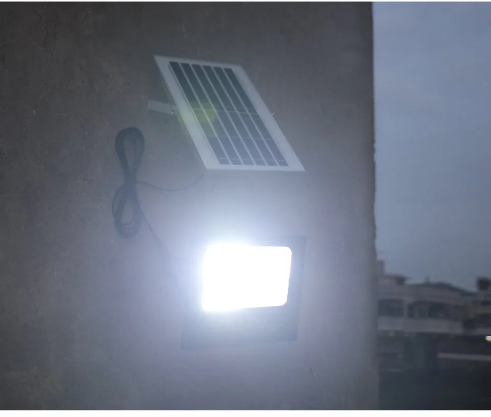 Outdoor LED Solar Floodlight â 50W / 100W / 200W / 300W â Waterproof with Remote Control